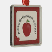 Oma's Apple Pie Silver Ornament (Rechts)