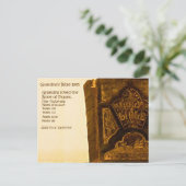 Oma's Bibel von 1895 Postkarte (Stehend Vorderseite)