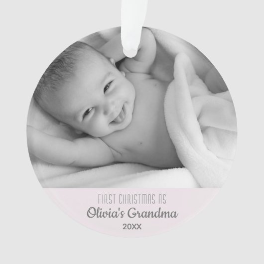 Oma's erstes Foto Personalisierter Weihnachtsnamen Ornament (Vorderseite)