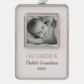 Oma's erstes Foto Personalisierter Weihnachtsnamen Rahmen-Ornament Silber (Vorderseite)