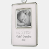 Oma's erstes Foto Personalisierter Weihnachtsnamen Rahmen-Ornament Silber (Links)