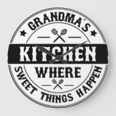 Oma's Kitchen - Wo süße Dinge passieren Große Wanduhr (Vorderseite)