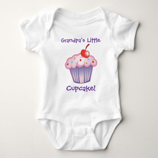 Oma's kleiner Cupcake Baby Strampler (Vorderseite)