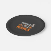 Omas Kürbis-Halloween-Hexen-Design Pappteller (Schrägansicht)