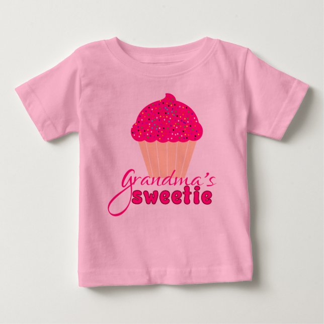 Oma's Sweetie Baby T-shirt (Vorderseite)