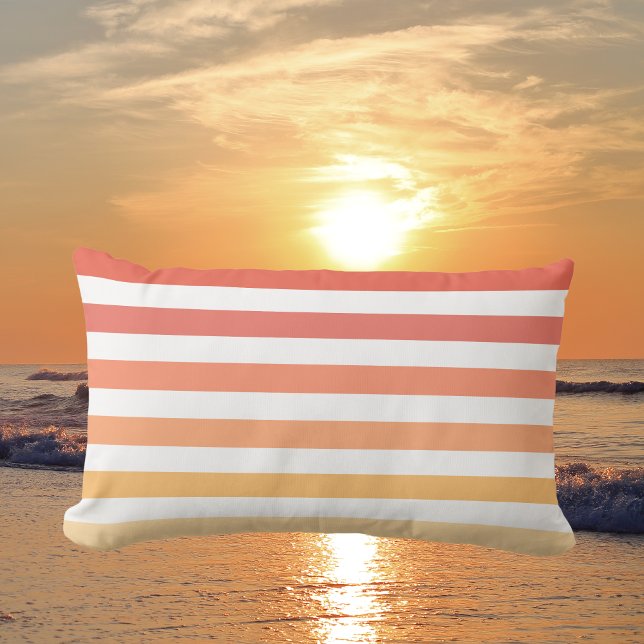 Ombre Beach Sunrise Streifen Orange und Gelb Glow Kissen Für Draußen (Von Creator hochgeladen)