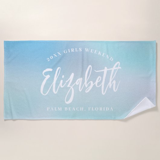 Ombre Blue Girls Weekend Personalisierter Name Strandtuch (Vorderseite)