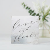 Ombre Dusty Blue Mattierte Liebe und Dank Square Dankeskarte (Stehend Vorderseite)