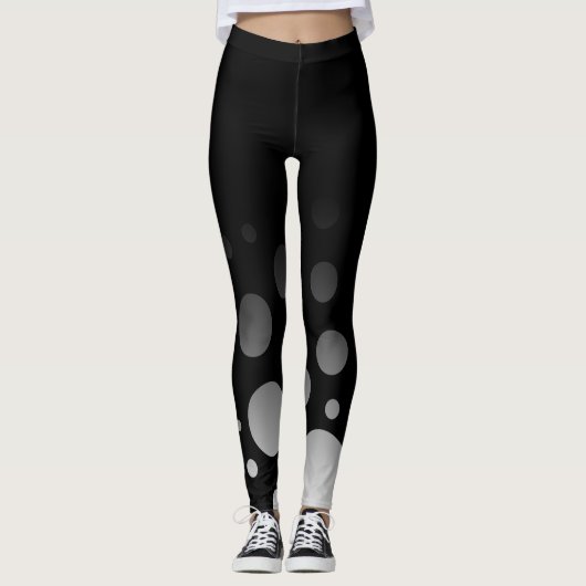 Ombre mit den schwarzen u. weißen Kreisen und den Leggings (Vorderseite)