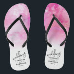 Ombre Watercolor Wedding Flip Flops - Rosa Badesandalen<br><div class="desc">Feiern Sie stilvoll mit diesen trendigen Hochzeitsflips. Dieses Design lässt sich leicht mit Ihrem speziellen Veranstaltungskommentar personalisieren und Ihre Gäste werden begeistert sein,  wenn sie diese fabelhaften Gastgeschenke erhalten.</div>