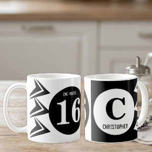 OMG du bist 16 Monogramm Name weiß und schwarz Kaffeetasse
