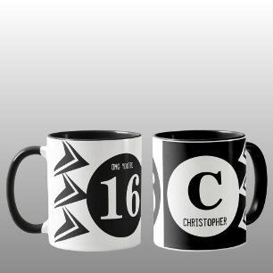 OMG du bist 16 Monogramm Name weiß und schwarz Tasse