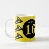 OMG Sie sind 16 monogramm Name gelb und schwarz Kaffeetasse (Links)