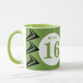 OMG Sie sind 16 Monogramm Name grün und schwarz Tasse (Links)