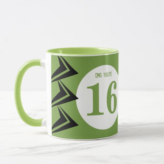 OMG Sie sind 16 Monogramm Name grün und schwarz Tasse (Links)