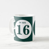 OMG Sie sind 16 Monogramm Name grün und weiß Kaffeetasse (Vorderseite Links)