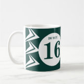 OMG Sie sind 16 Monogramm Name grün und weiß Kaffeetasse (Links)