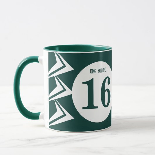 OMG Sie sind 16 Monogramm Name grün und weiß Tasse (Links)