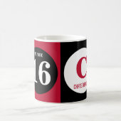 OMG Sie sind 16 Monogramm Name rot und schwarz Kaffeetasse (Mittel)