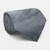 Ominöse Wolken Krawatte (Gerollt)