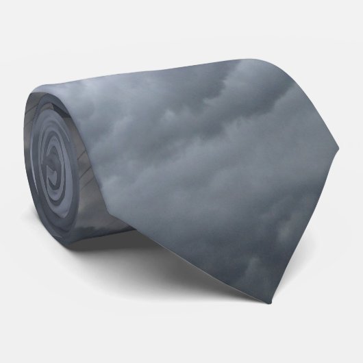 Ominöse Wolken Krawatte (Gerollt)