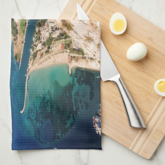 Omis, Kroatien - Adriaküste Geschirrtuch (Viertel Falte)