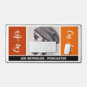 On Air - Podcaster-Foto - Retro-Podcast Schreibtischunterlage (Tastatur & Maus)