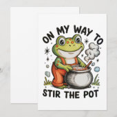 On My Way To Stir The Pot Funny Frog Sarcastic Einladung (Vorne/Hinten)