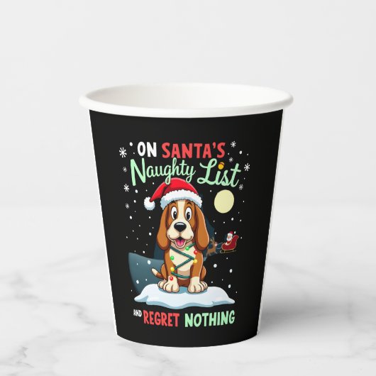 On Santa's Xmas Naughty List Regret Nothing Basset Pappbecher (Vorderseite)