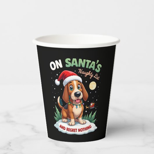 On Santa's Xmas Naughty List Regret Nothing Basset Pappbecher (Vorderseite)