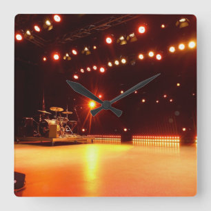 On stage quadratische wanduhr