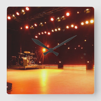 On stage quadratische wanduhr