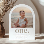 One Arch Foto Einladung zum ersten Geburtstag<br><div class="desc">Eine Einladung zum Ersten Geburtstag mit einem eigenen Foto in Bogenform und den Worten "eins" darunter.</div>