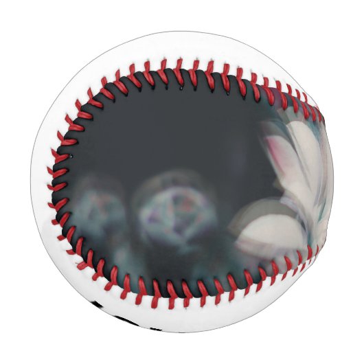 One Baseball (Vorderseite Links)