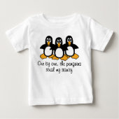 One by One The Pinguins Funny Sprichwort Design Baby T-shirt (Vorderseite)