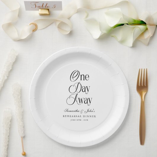 One Day Away Moderne Elegante Probeessen-Papierssc Pappteller (Hochzeit)