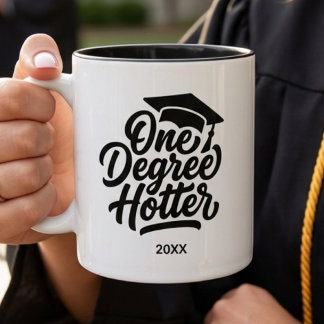 One Degree Hotter Graduation Senior Class of 2026  Zweifarbige Tasse