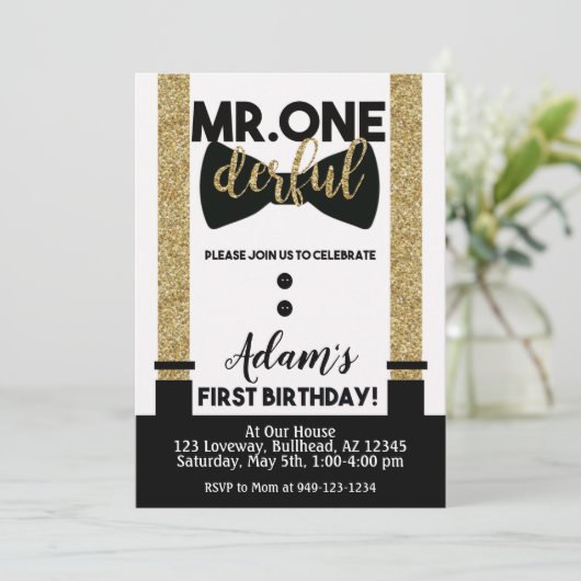 One-Derful Bow Krawatte Black and Gold Tuxedo Einladung (Stehend Vorderseite)