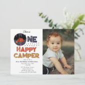 One Happy Camper 1st Summer Birthday Photo Einladung (Stehend Vorderseite)
