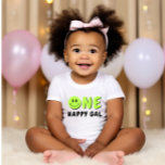 One Happy Gal 1. Geburtstag Green Smiley Baby T-shirt<br><div class="desc">Wir fügen immer wöchentlich neue Designs hinzu!</div>