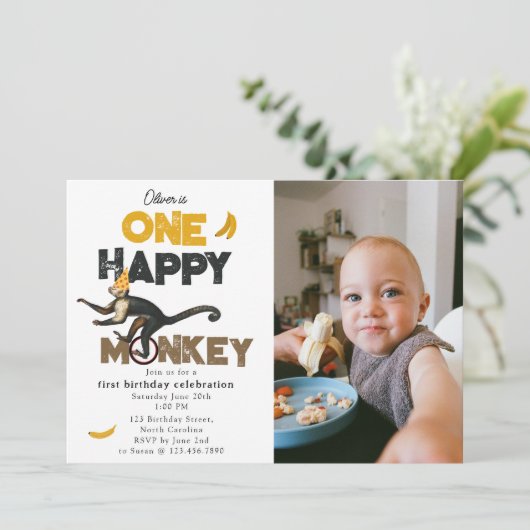 One Happy Monkey Cute 1st First Birthday Photo Einladung (Stehend Vorderseite)