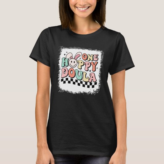 One Hoppy Doula Retro Easter Checkered Midwife Bir T-Shirt (Vorderseite)
