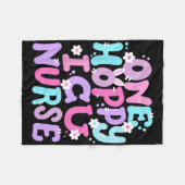One Hoppy Icu Nurse Retro Groovy Happy Oaster Bunn Fleecedecke (Vorderseite (Horizontal))