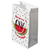 One in a Melon 1st Birthday Party Kleine Geschenktüte (Rückseite Schrägansicht)