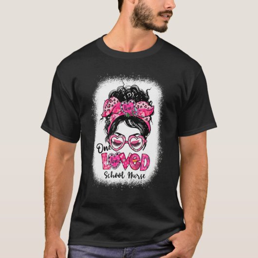 One Loved School Nurse Messy Bun Women Valentine's T-Shirt (Vorderseite)
