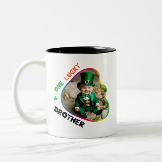 One Lucky Brother - Irish Pub Trivia Night Zweifarbige Tasse (Links)