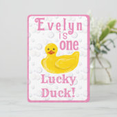 One Lucky Duck First Birthday Invitation Einladung (Stehend Vorderseite)