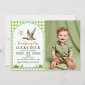 One Lucky Duck Green Gingham Birthday Foto Einladung (Vorderseite)
