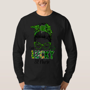 One Lucky Er Nurse Messy Bun Kleeblatt St Patrick  T-Shirt