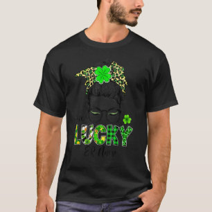 One Lucky Er Nurse Messy Bun Kleeblatts St Patrick T-Shirt